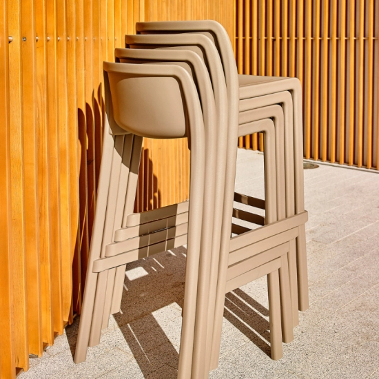 Chaise de bar ATTIC en polypropylène renforcé – Empilable – Intérieur / Extérieur
