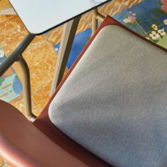 Chaise ROD avec Coussin PAD 