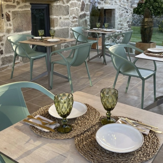 Table Quatro fixe - 70x70cm - Gamme Ezpeleta