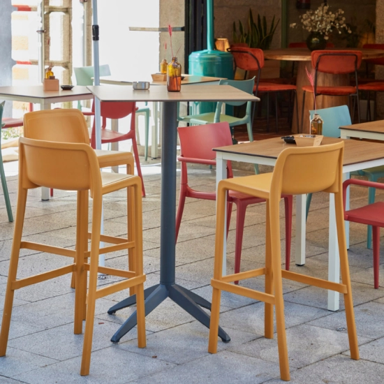 Chaise de bar ATTIC en polypropylène renforcé – Empilable – Intérieur / Extérieur